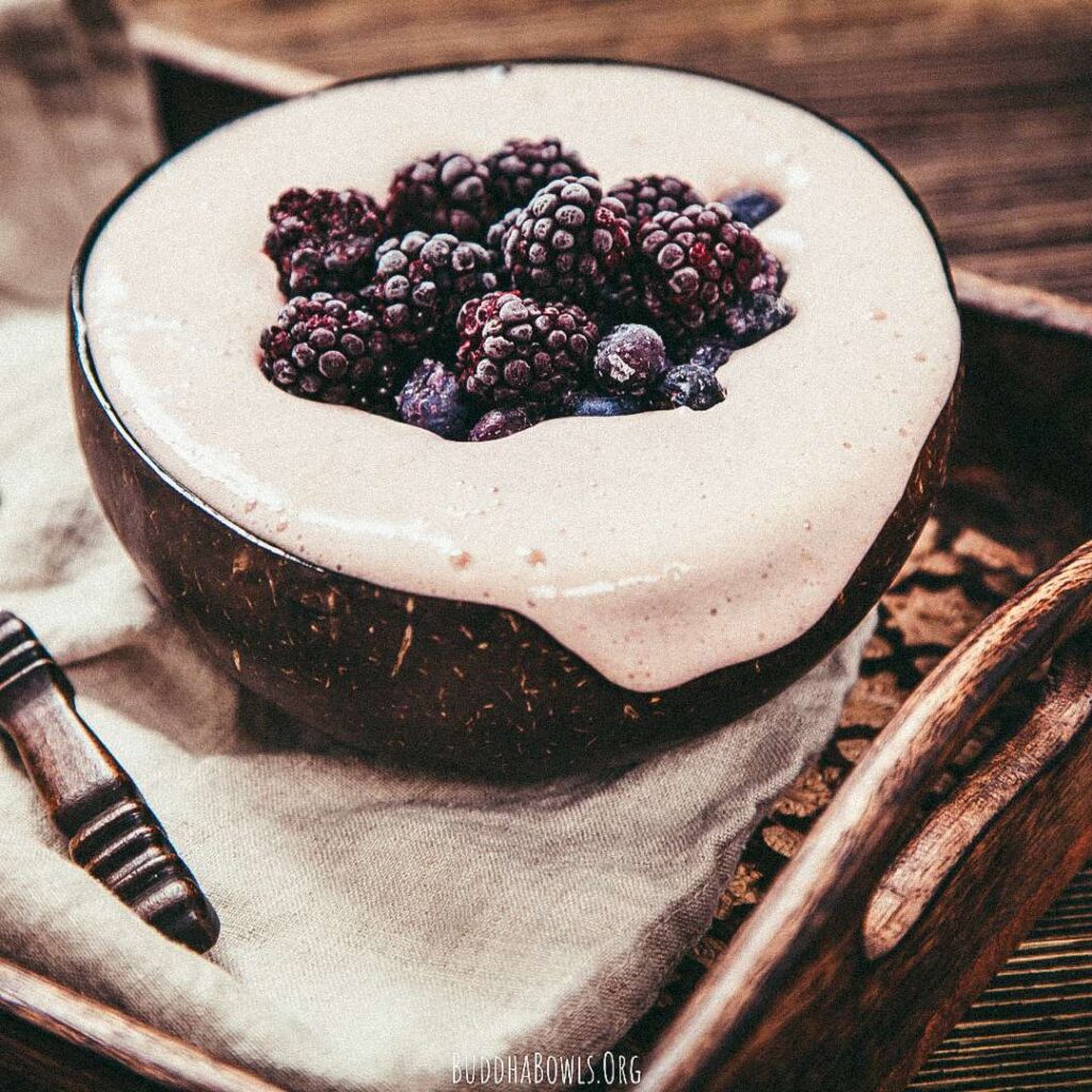 Blackberry Smoothie Bowl