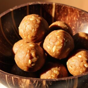 Nut Butter Energy Balls In A Coconut Bowl (1)