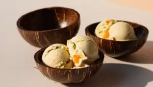 Pistachio Orange Nice Cream In Coconut Bowls (3)